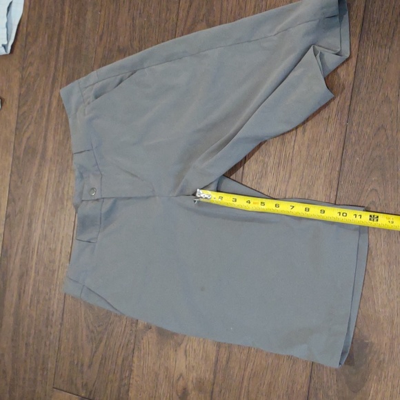 Bundle of two women's Columbia Size 10 Shorts - Picture 3 of 13